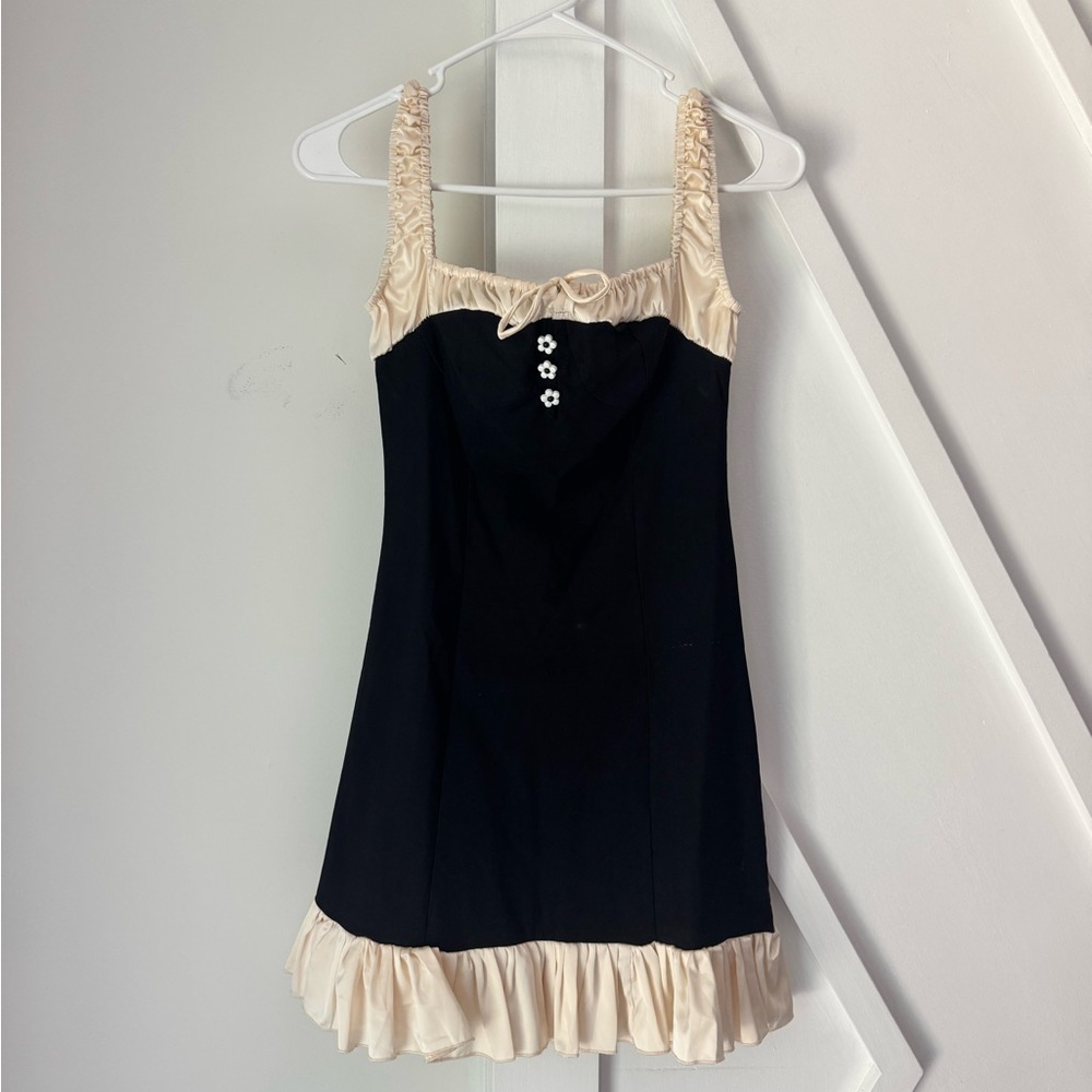 Black and Cream Sleeveless Dress